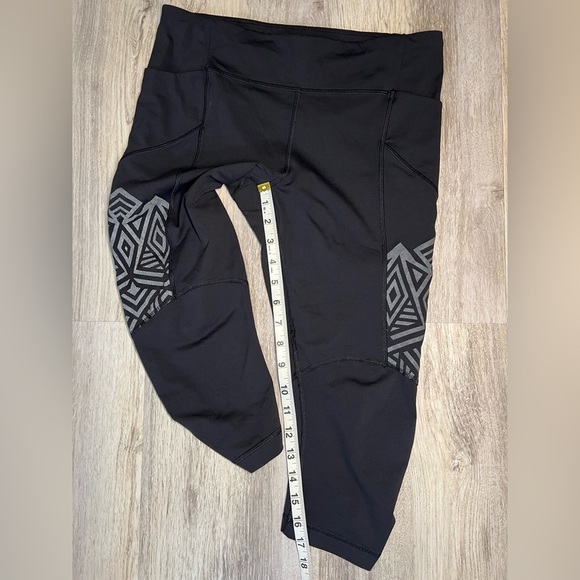 Lululemon Stashbit Crop Leggings Black and Gray Size 8 - Picture 8 of 9
